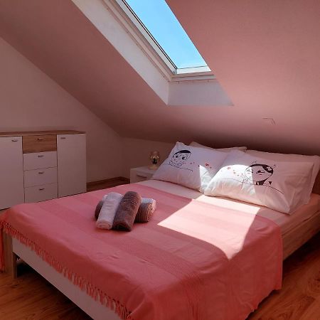 Apartmani Timon Bol Exterior foto