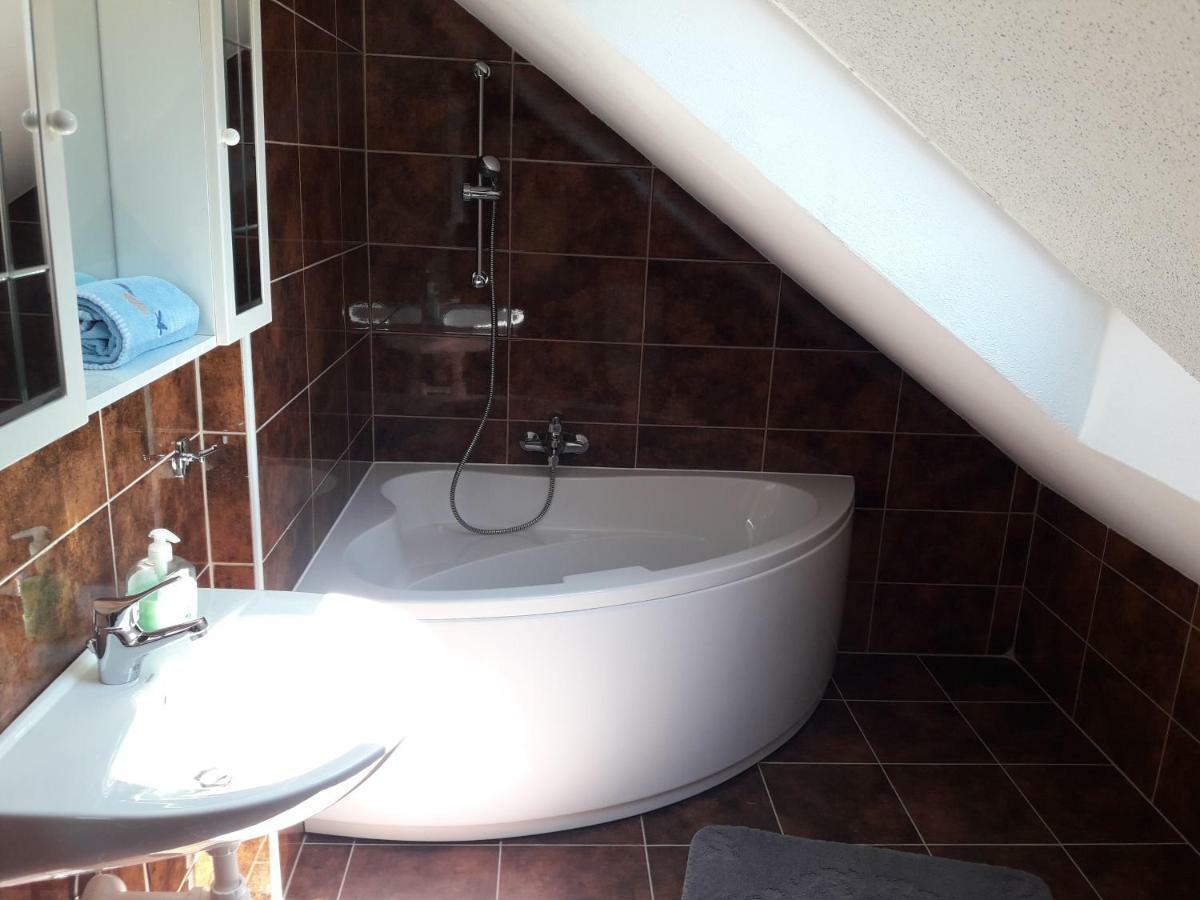 Apartmani Timon Bol Exterior foto