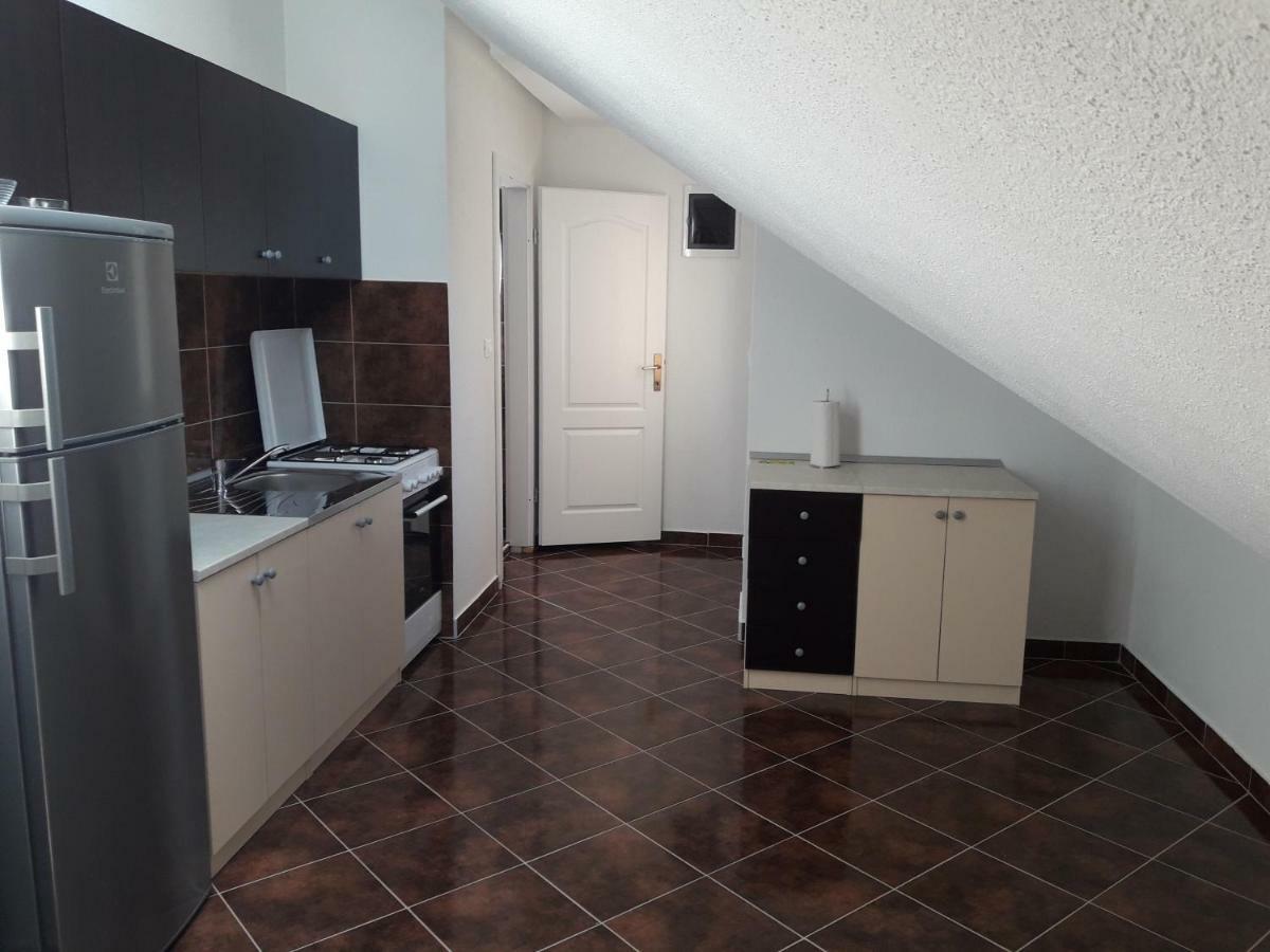 Apartmani Timon Bol Exterior foto