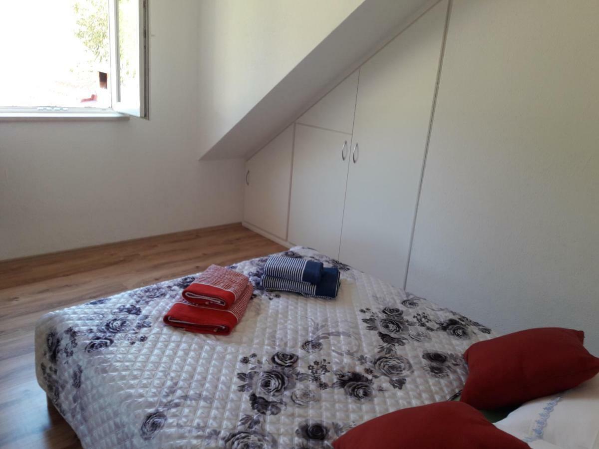 Apartmani Timon Bol Exterior foto